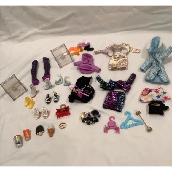 Rainbow High Clothes and Shoes Lot - Picture 3 of 6